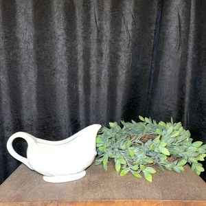 Thanksgiving gravy boat